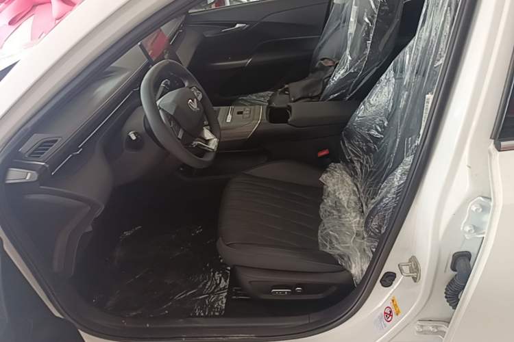 Used CHANGAN Eado PHEV 2025 Smart New Blue Whale 145KM Battleship Edition Left Front Seat