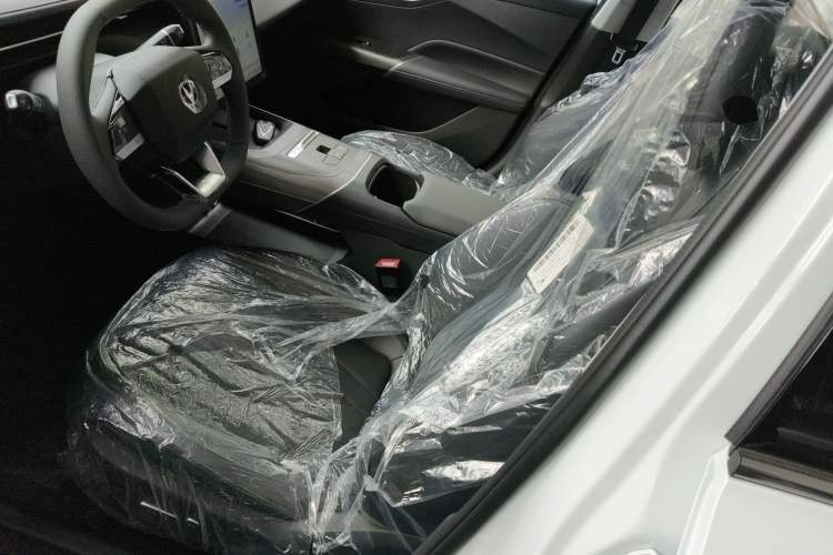 Used CHANGAN Eado PHEV 2025 Smart New Blue Whale 145KM Battleship Edition Left Front Seat