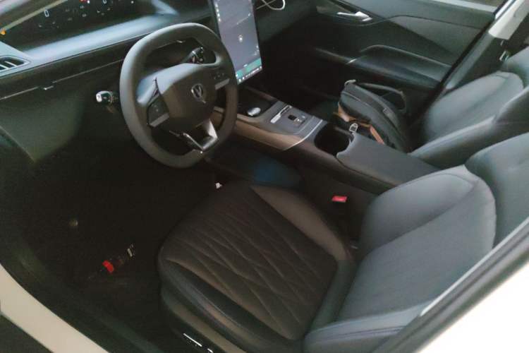Used CHANGAN Eado PHEV 2025 Smart New Blue Whale 145KM Battleship Edition Left Front Seat