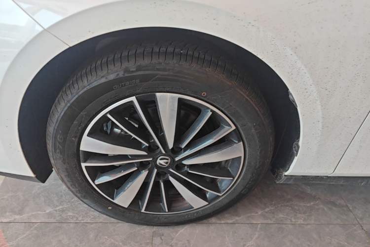 Used CHANGAN Eado PHEV 2025 Smart New Blue Whale 145KM High-Energy Edition Left Front Wheel Hub
