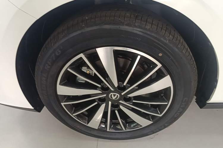 Used CHANGAN Eado PHEV 2025 Smart New Blue Whale 145KM Battleship Edition Left Front Wheel Hub