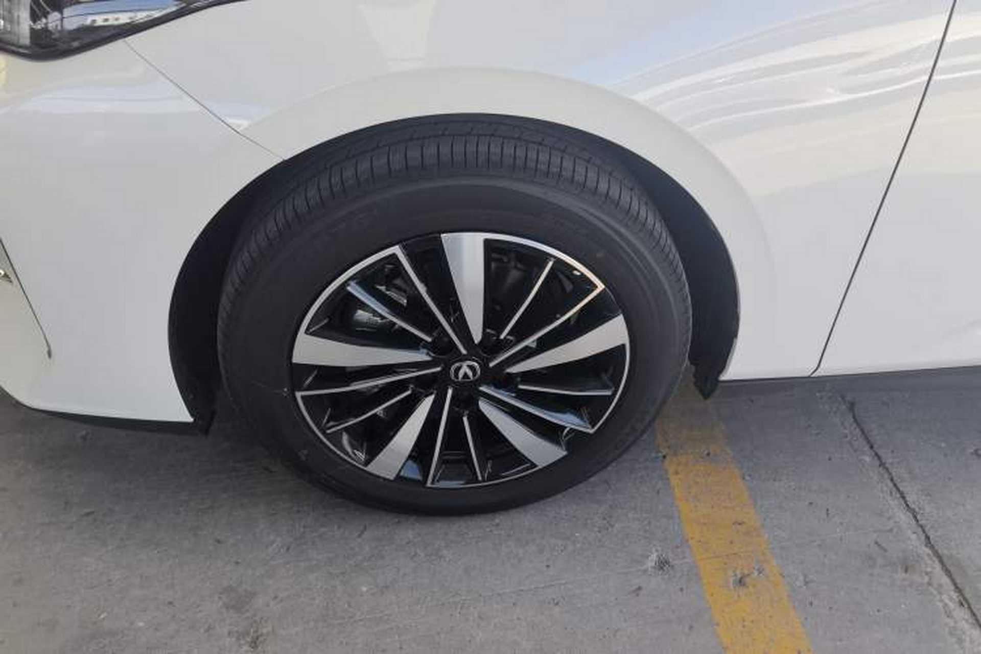 Used CHANGAN Eado PHEV 2025 Smart New Blue Whale 145KM Battleship Edition Left Front Wheel Hub