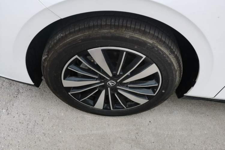 Used CHANGAN Eado PHEV 2025 Smart New Blue Whale 145KM Battleship Edition Left Front Wheel Hub