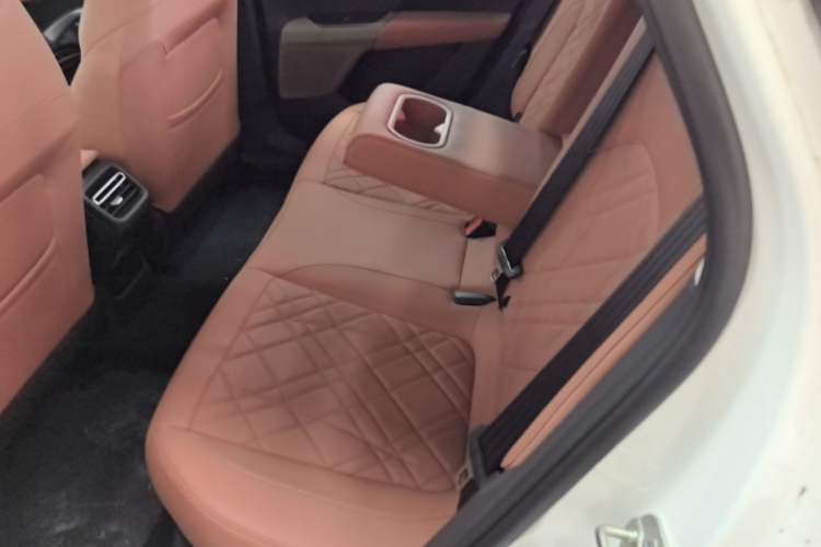 Used CHANGAN Eado PHEV 2025 Smart New Blue Whale 145KM Battleship Edition Left Rear Seat