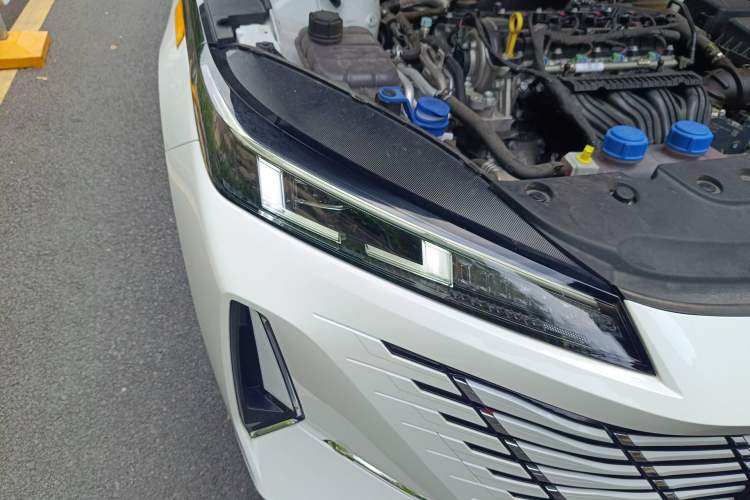 Used CHANGAN Eado PHEV 2025 Smart New Blue Whale 145KM High-Energy Edition Right Front Headlight