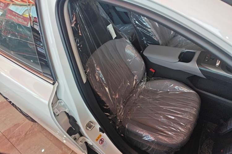 Used CHANGAN Eado PHEV 2025 Smart New Blue Whale 145KM Battleship Edition Right Front Seat