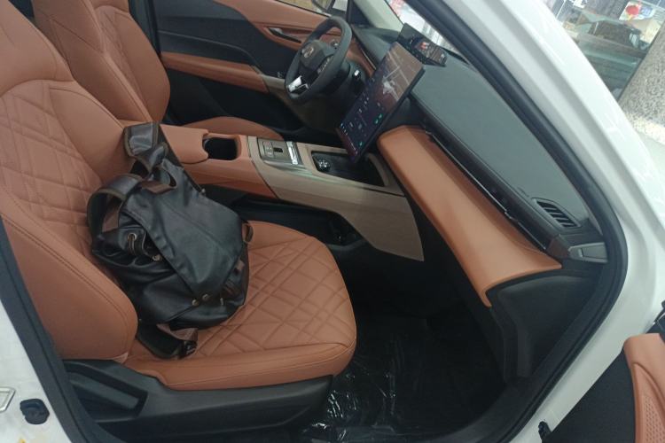 Used CHANGAN Eado PHEV 2025 Smart New Blue Whale 145KM Battleship Edition Right Front Seat