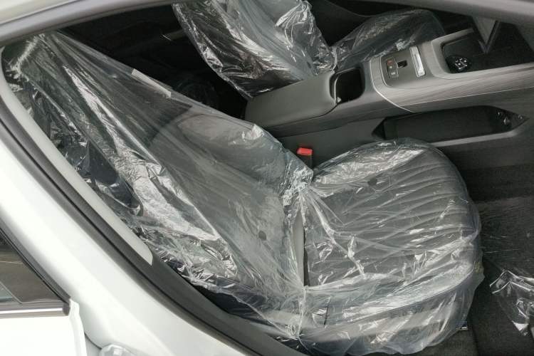 Used CHANGAN Eado PHEV 2025 Smart New Blue Whale 145KM Battleship Edition Right Front Seat
