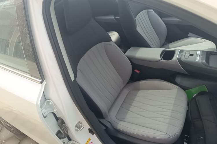 Used CHANGAN Eado PHEV 2025 Smart New Blue Whale 145KM Battleship Edition Right Front Seat
