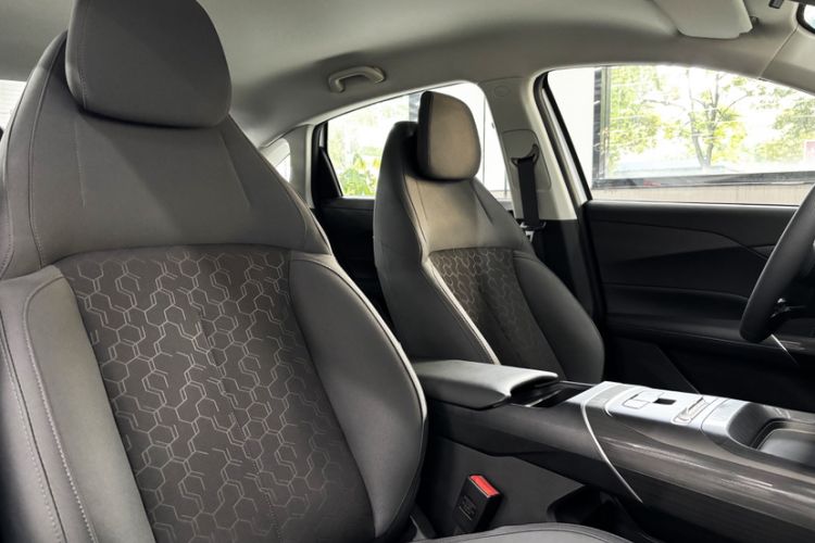 Used CHANGAN Eado PHEV 2025 Smart New Blue Whale 145KM High-Energy Edition Right Front Seat