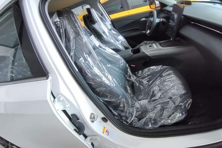 Used CHANGAN Eado PHEV 2025 Smart New Blue Whale 145KM Battleship Edition Right Front Seat