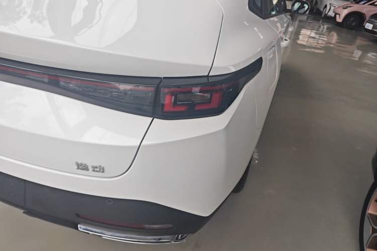 Used CHANGAN Eado PHEV 2025 Smart New Blue Whale 145KM High-Energy Edition Right Rear Taillight