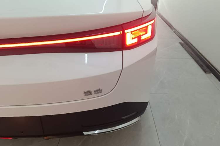 Used CHANGAN Eado PHEV 2025 Smart New Blue Whale 145KM Battleship Edition Right Rear Taillight
