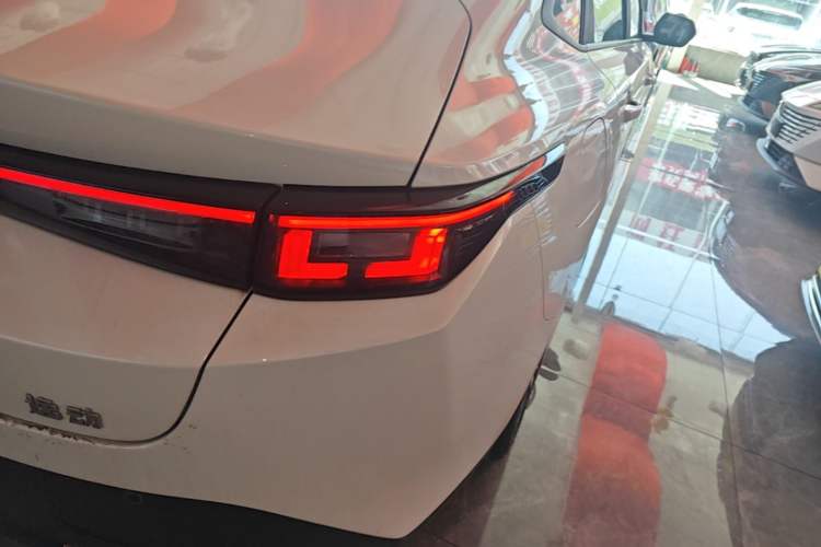 Used CHANGAN Eado PHEV 2025 Smart New Blue Whale 145KM High-Energy Edition Right Rear Taillight