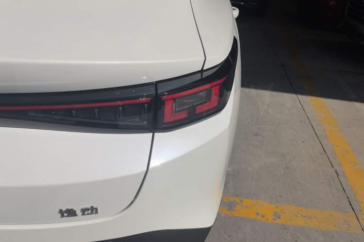 Used CHANGAN Eado PHEV 2025 Smart New Blue Whale 145KM Battleship Edition Right Rear Taillight