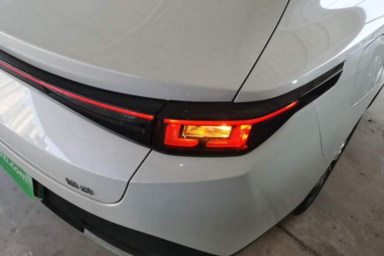 Used CHANGAN Eado PHEV 2025 Smart New Blue Whale 145KM Battleship Edition Right Rear Taillight