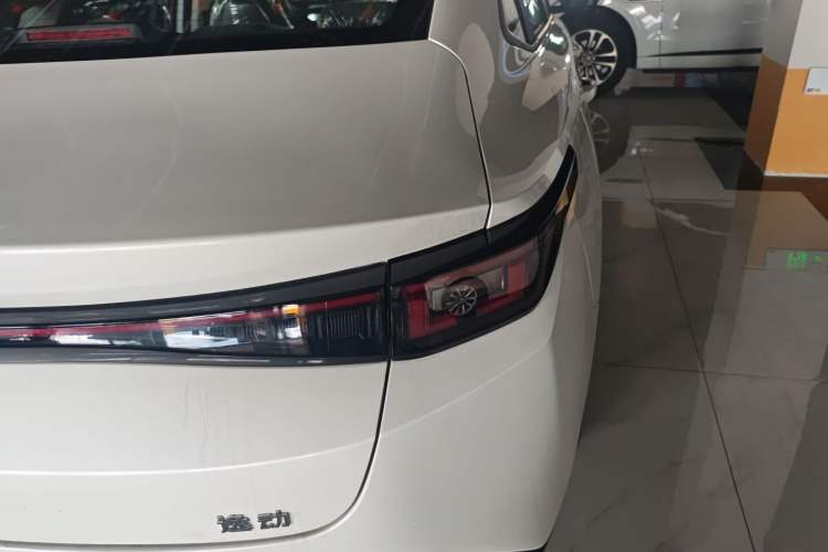 Used CHANGAN Eado PHEV 2025 Smart New Blue Whale 145KM High-Energy Edition Right Rear Taillight