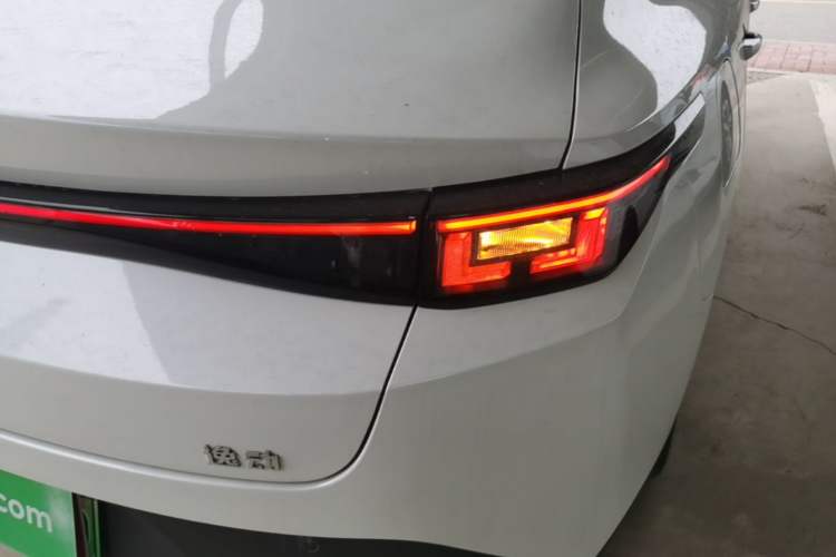 Used CHANGAN Eado PHEV 2025 Smart New Blue Whale 145KM Battleship Edition Right Rear Taillight