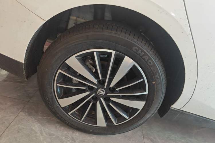 Used CHANGAN Eado PHEV 2025 Smart New Blue Whale 145KM High-Energy Edition Right Rear Wheel Hub