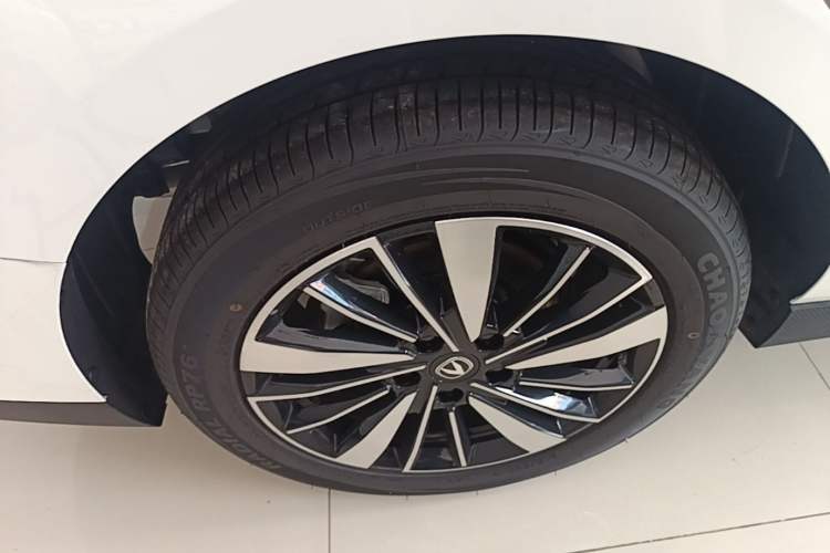 Used CHANGAN Eado PHEV 2025 Smart New Blue Whale 145KM Battleship Edition Right Rear Wheel Hub