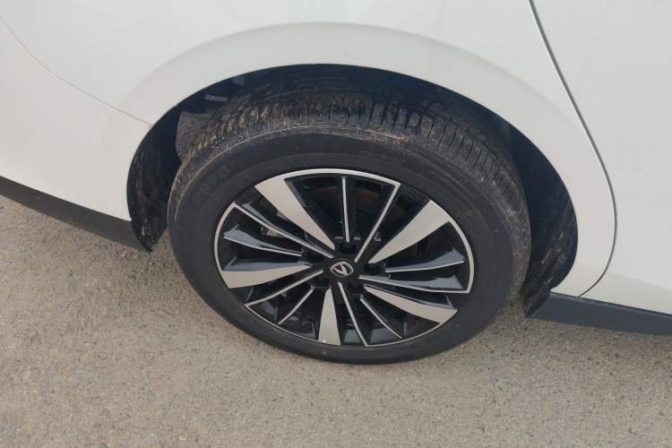 Used CHANGAN Eado PHEV 2025 Smart New Blue Whale 145KM Battleship Edition Right Rear Wheel Hub