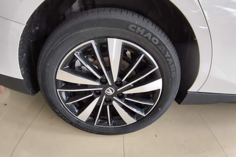 Used CHANGAN Eado PHEV 2025 Smart New Blue Whale 145KM Battleship Edition Right Rear Wheel Hub