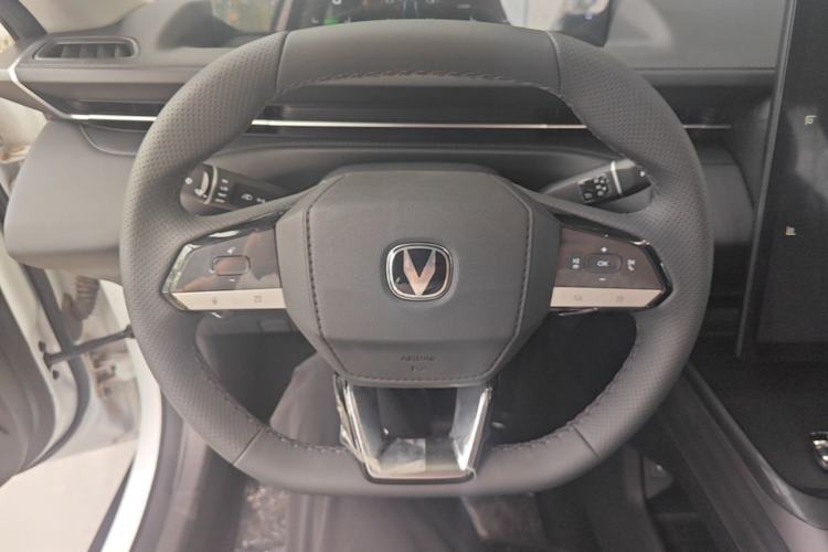 Used CHANGAN Eado PHEV 2025 Smart New Blue Whale 145KM High-Energy Edition Steering Wheel