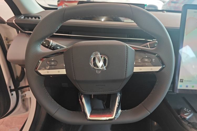 Used CHANGAN Eado PHEV 2025 Smart New Blue Whale 145KM Battleship Edition Steering Wheel