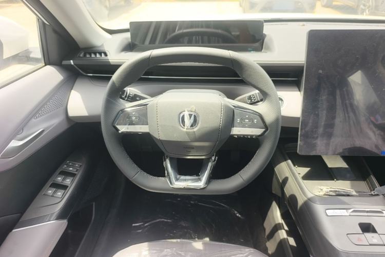 Used CHANGAN Eado PHEV 2025 Smart New Blue Whale 145KM Battleship Edition Steering Wheel