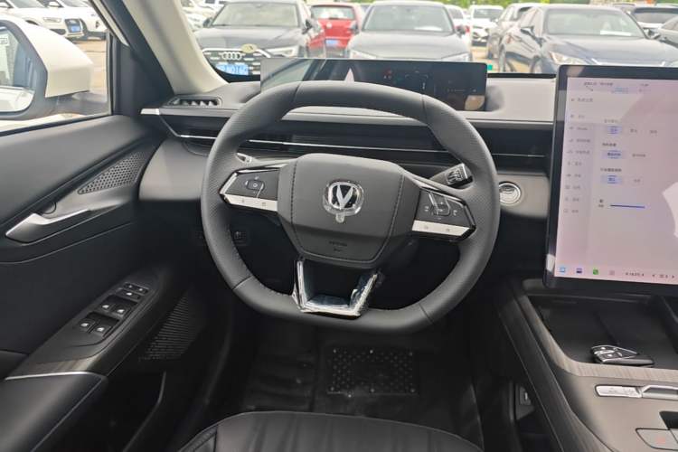 Used CHANGAN Eado PHEV 2025 Smart New Blue Whale 145KM Battleship Edition Steering Wheel