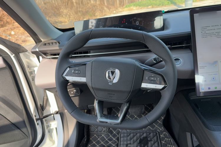 Used CHANGAN Eado PHEV 2025 Smart New Blue Whale 145KM Battleship Edition Steering Wheel
