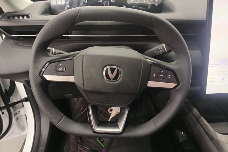 Used CHANGAN Eado PHEV 2025 Smart New Blue Whale 145KM Battleship Edition Steering Wheel