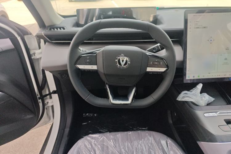 Used CHANGAN Eado PHEV 2025 Smart New Blue Whale 145KM Battleship Edition Steering Wheel