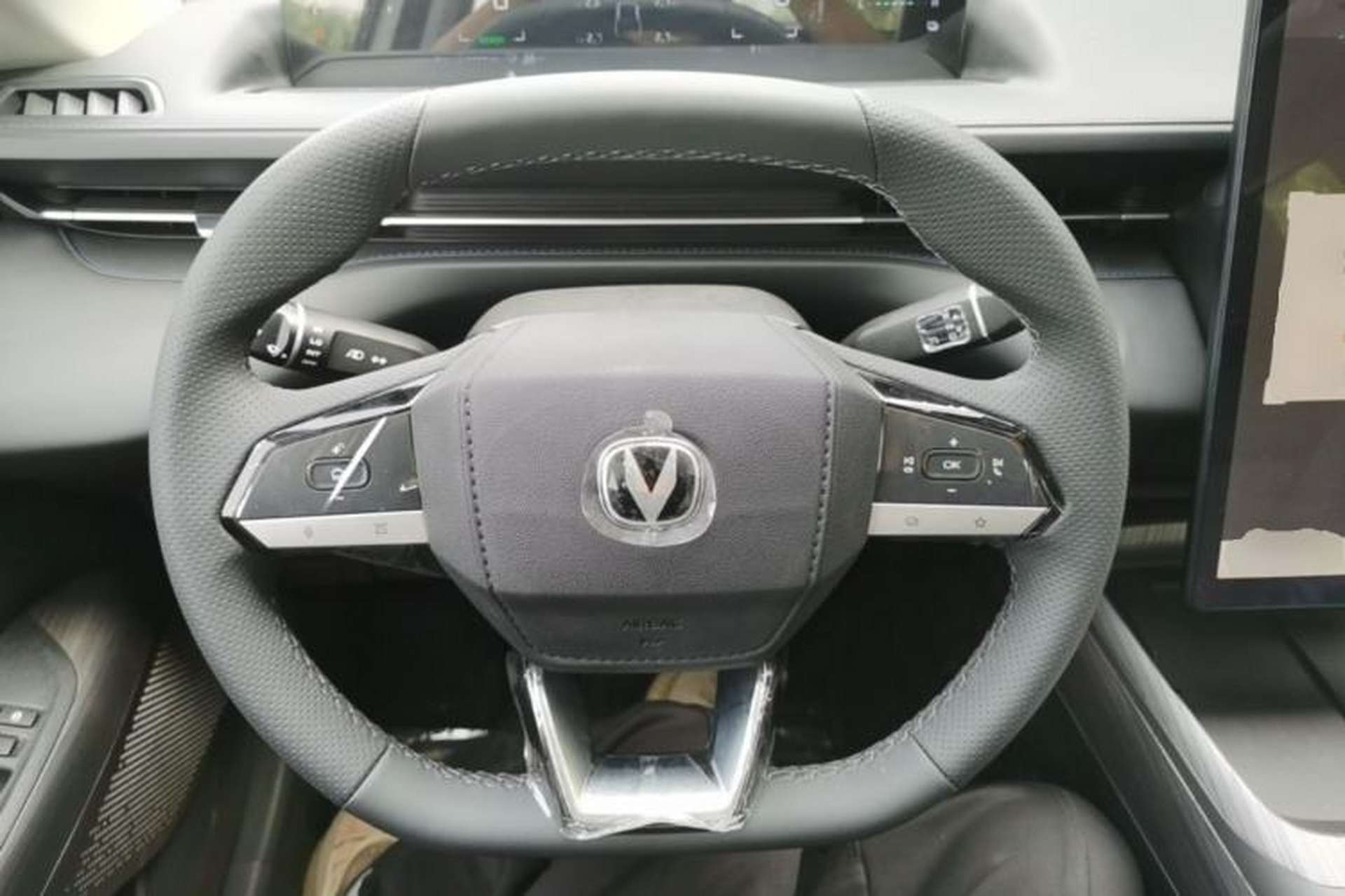 Used CHANGAN Eado PHEV 2025 Smart New Blue Whale 145KM Battleship Edition Steering Wheel