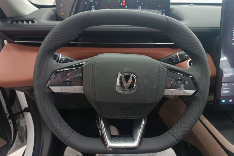 Used CHANGAN Eado PHEV 2025 Smart New Blue Whale 145KM Battleship Edition Steering Wheel