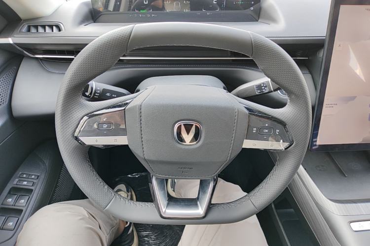 Used CHANGAN Eado PHEV 2025 Smart New Blue Whale 145KM Battleship Edition Steering Wheel