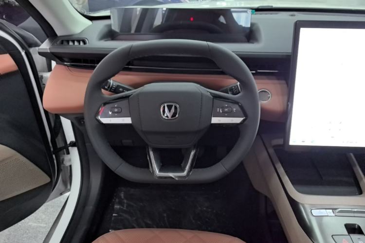 Used CHANGAN Eado PHEV 2025 Smart New Blue Whale 145KM Battleship Edition Steering Wheel