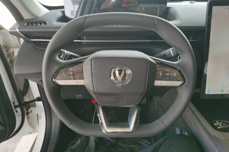 Used CHANGAN Eado PHEV 2025 Smart New Blue Whale 145KM Battleship Edition Steering Wheel