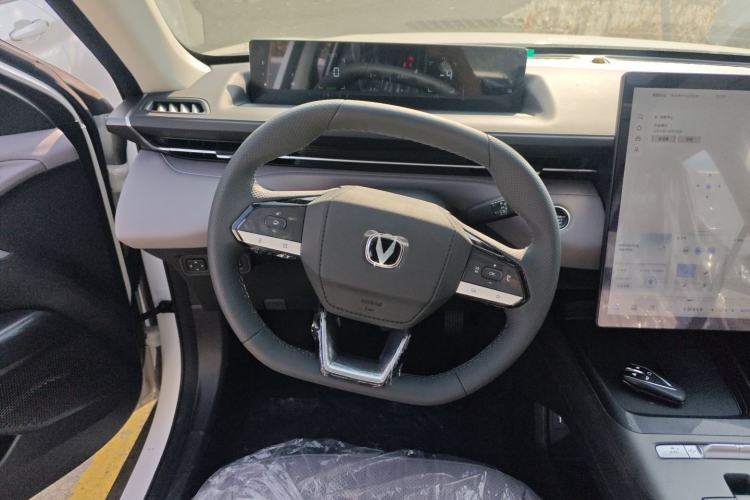 Used CHANGAN Eado PHEV 2025 Smart New Blue Whale 145KM Battleship Edition Steering Wheel