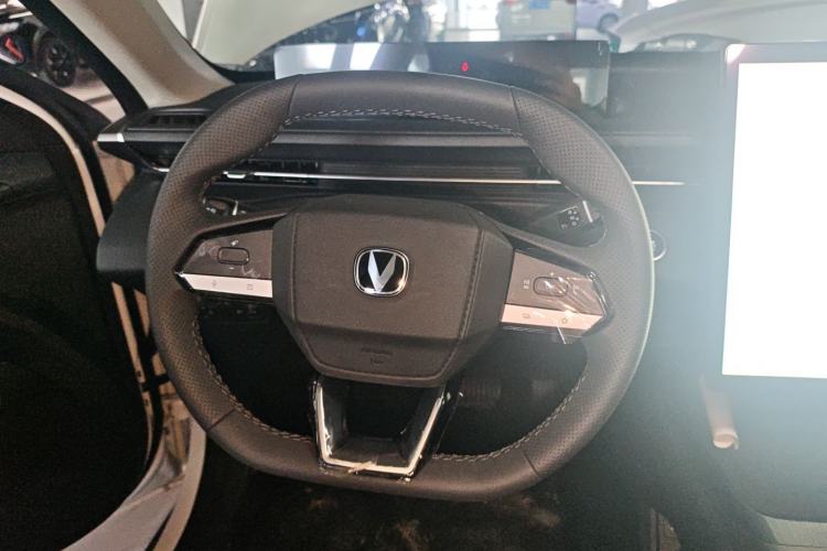 Used CHANGAN Eado PHEV 2025 Smart New Blue Whale 145KM High-Energy Edition Steering Wheel
