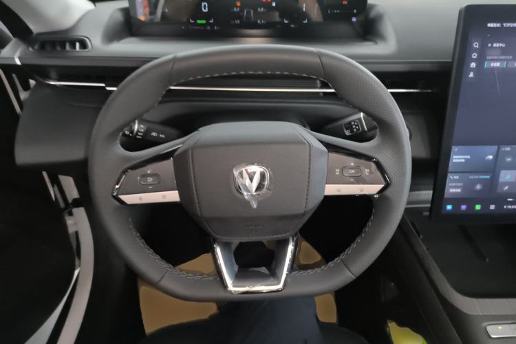 Used CHANGAN Eado PHEV 2025 Smart New Blue Whale 145KM Battleship Edition Steering Wheel