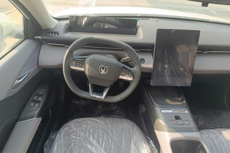 Used CHANGAN Eado PHEV 2025 Smart New Blue Whale 145KM Battleship Edition Steering Wheel