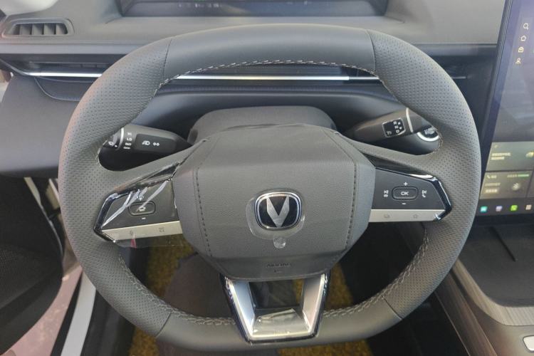 Used CHANGAN Eado PHEV 2025 Smart New Blue Whale 145KM Battleship Edition Steering Wheel