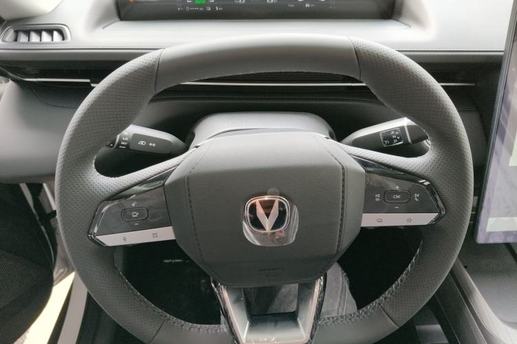 Used CHANGAN Eado PHEV 2025 Smart New Blue Whale 145KM Battleship Edition Steering Wheel