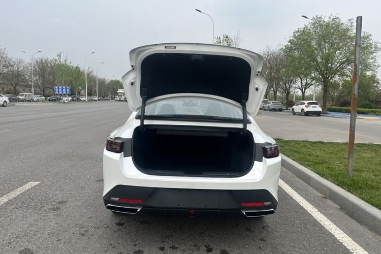 Used CHANGAN Eado PHEV 2025 Smart New Blue Whale 145KM High-Energy Edition Trunk