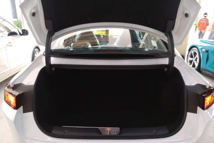 Used CHANGAN Eado PHEV 2025 Smart New Blue Whale 145KM High-Energy Edition Trunk