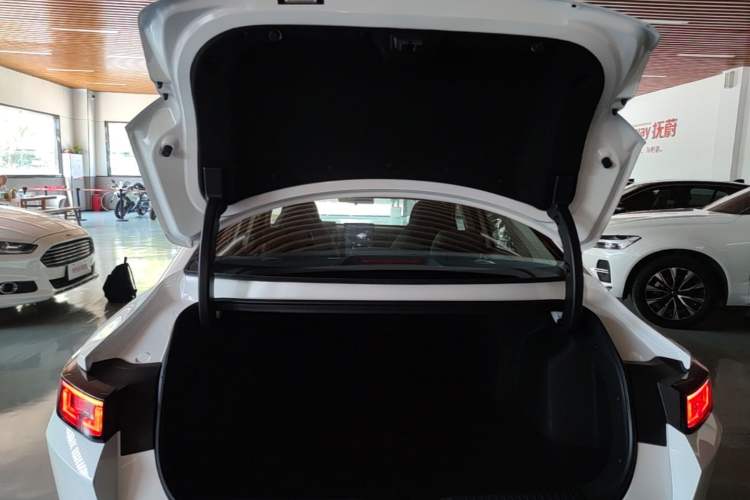 Used CHANGAN Eado PHEV 2025 Smart New Blue Whale 145KM High-Energy Edition Trunk