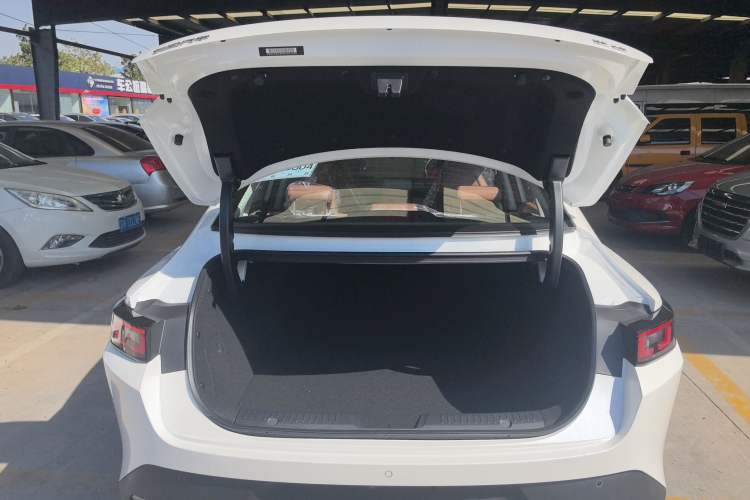 Used CHANGAN Eado PHEV 2025 Smart New Blue Whale 145KM Battleship Edition Trunk