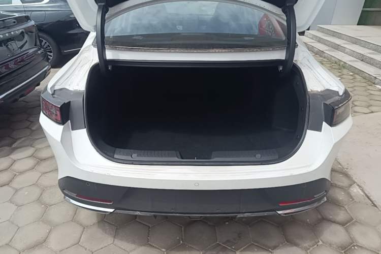 Used CHANGAN Eado PHEV 2025 Smart New Blue Whale 145KM Battleship Edition Trunk