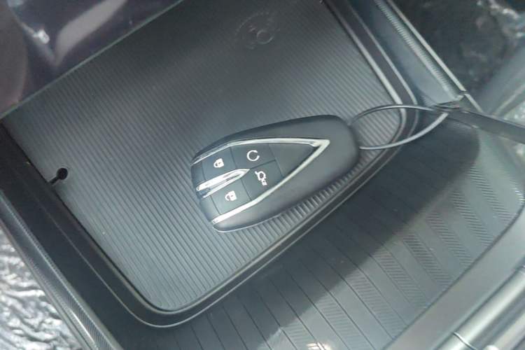 Used CHANGAN Eado PHEV 2025 Smart New Blue Whale 145KM High-Energy Edition Vehicle Key